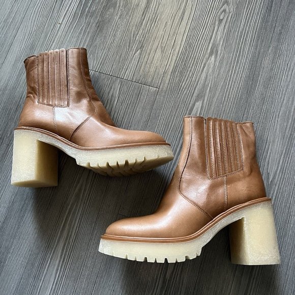 Free People Shoes - NIB Free People James Chelsea Boot Tan Leather size 39 US 9
